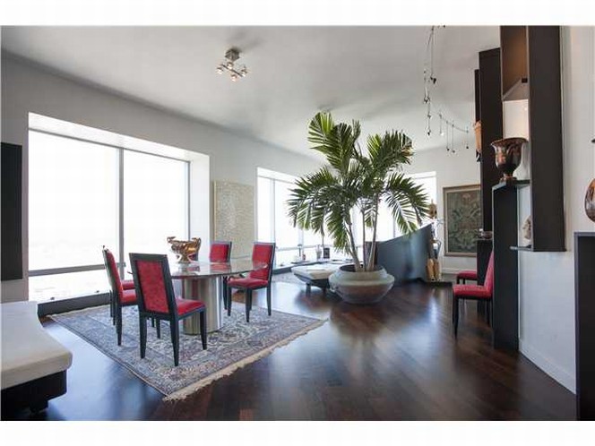 1425 BRICKELL AV # 62E, Miami, Florida 33131 