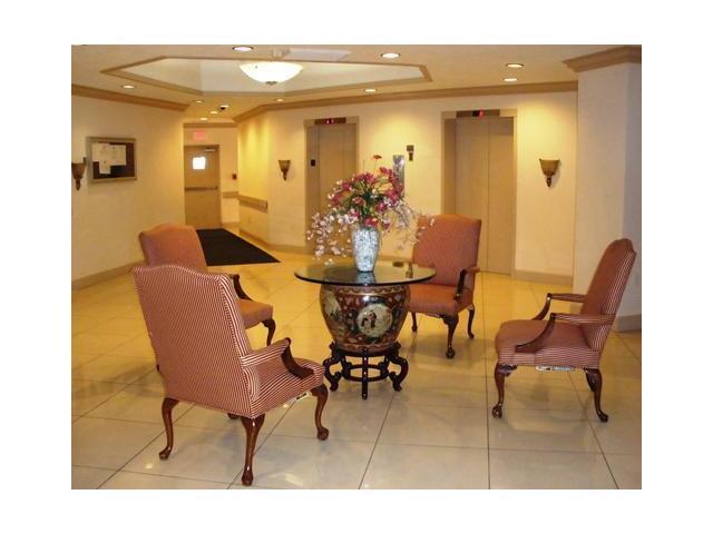 1300 NE MIAMI GARDENS DR # 214E, Miami, Florida 33179 
