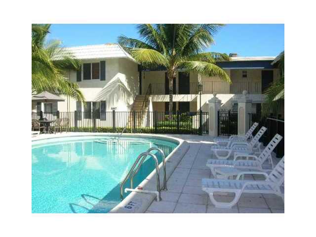 8609 SW 68 CT # 25, Pinecrest, Florida 33143 