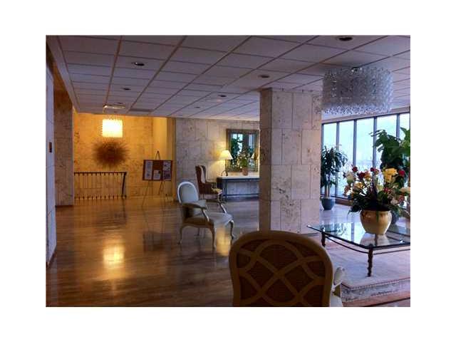 1965 S OCEAN DR # 2 F, Hallandale, Florida 33009 