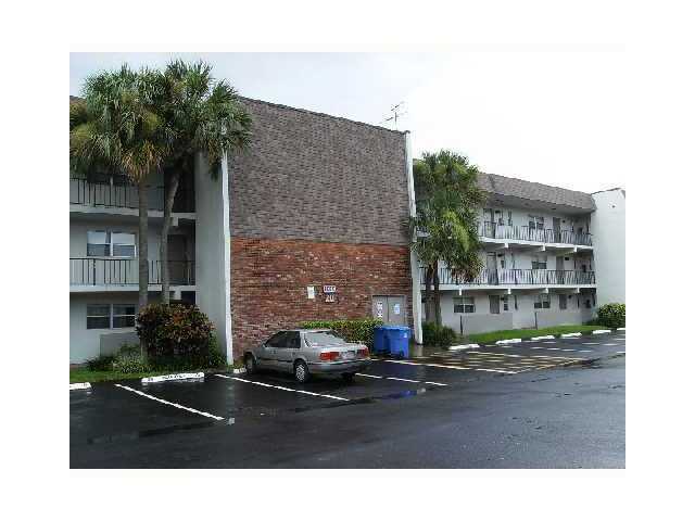 8020 FAIRVIEW DR # 202, Tamarac, Florida 33321 