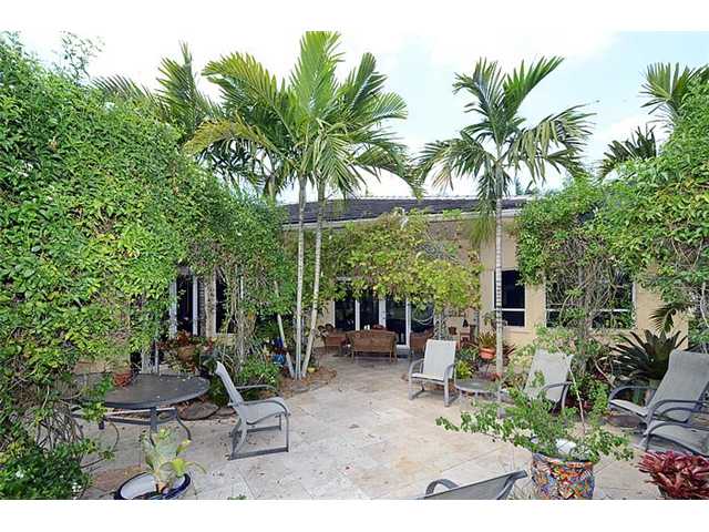 2477 EAGLE RUN DR, Weston, Florida 33327 