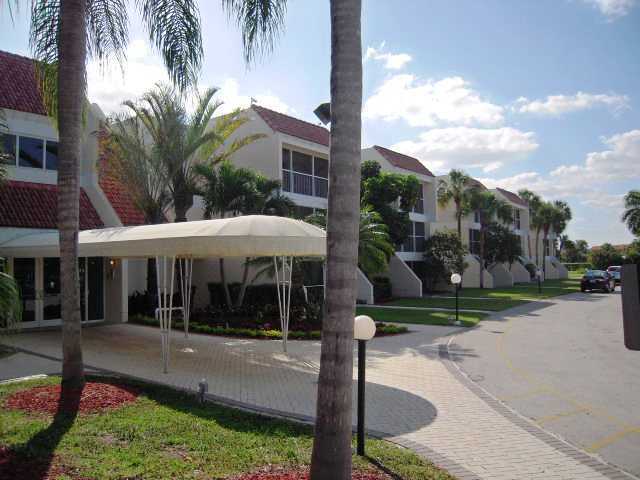 120 LAKEVIEW DR # 109, Weston, Florida 33326 