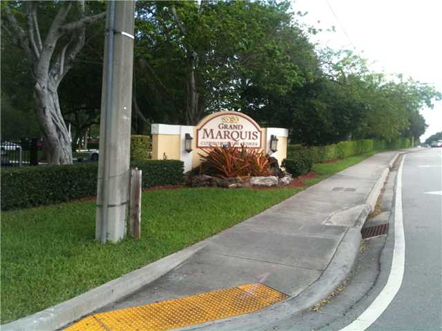 10101 SUNRISE BL # 305, Plantation, Florida 33324 