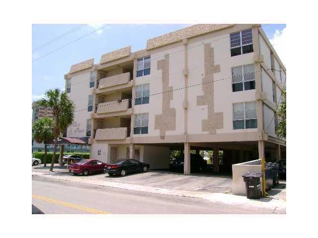 2420 DIANA DR # 407, Hallandale, Florida 33009 