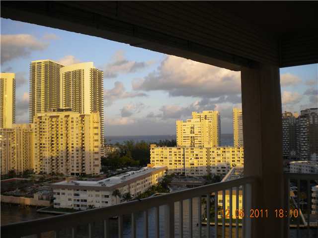 121 GOLDEN ISLES DR # PH1, Hallandale, Florida 33009 