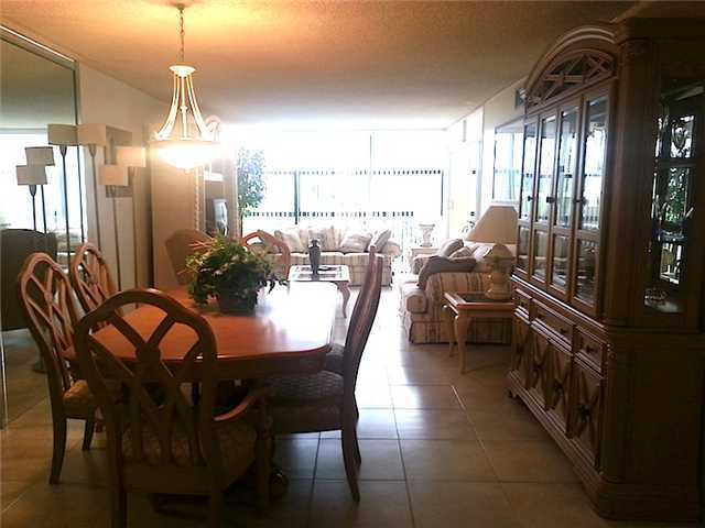 600 PARKVIEW DR # 303, Hallandale, Florida 33009 