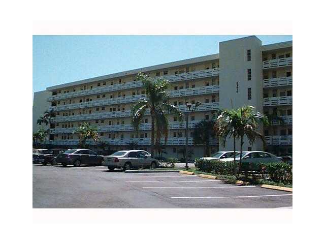 3010 MARCOS DR # R-403, Aventura, Florida 33160 