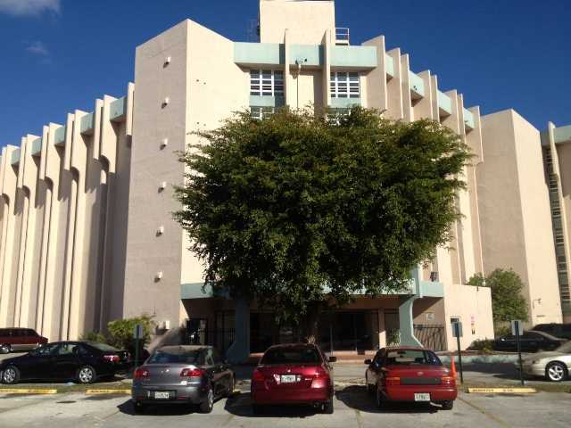 9682 FONTAINEBLEAU BL # 204, Miami, Florida 33172 