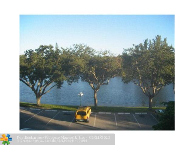 3690 Inverrary Dr # 3J, Lauderhill, Florida 33319 