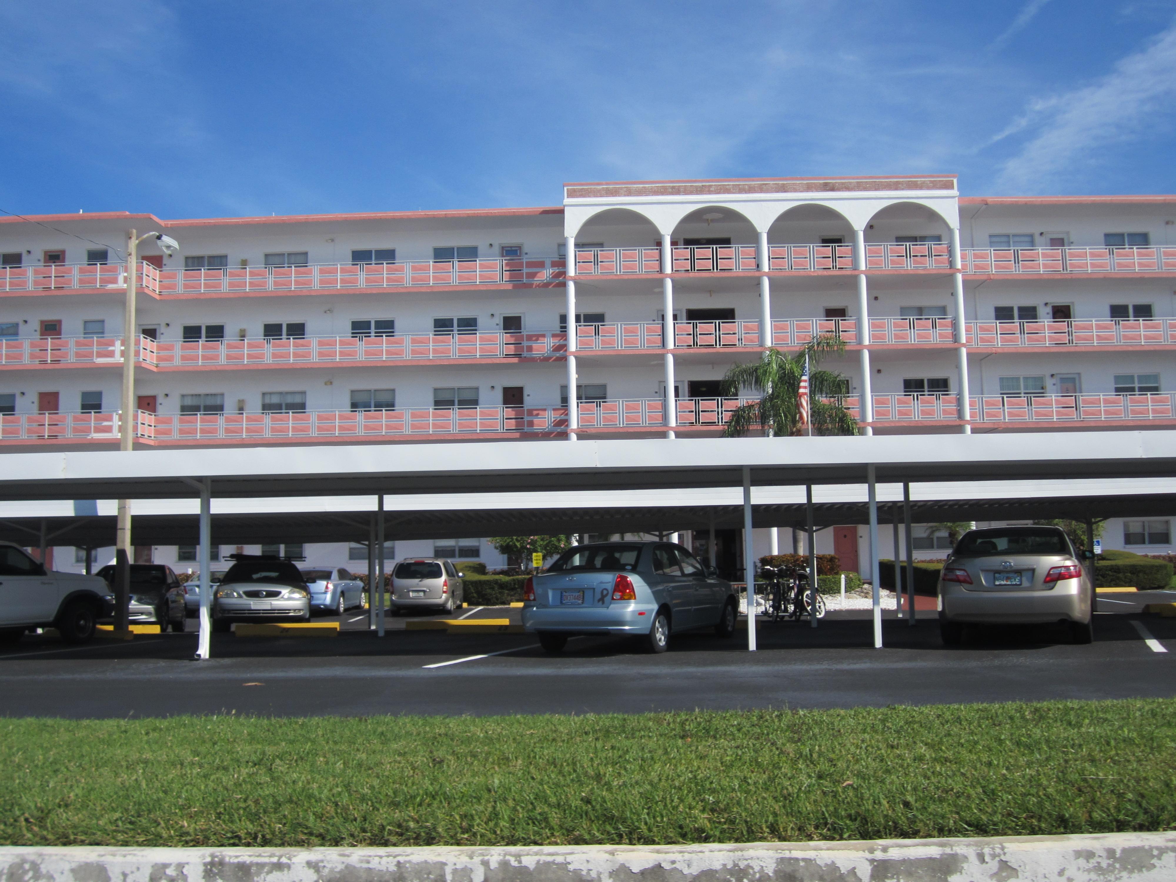 5501 80th Street North 402, Saint Petersburg, FL 33709 