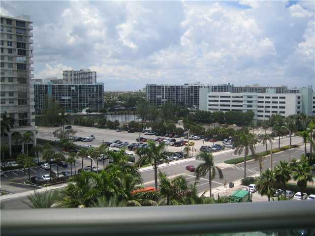 3801 OCEAN DR # 8P, Hollywood, Florida 33019 