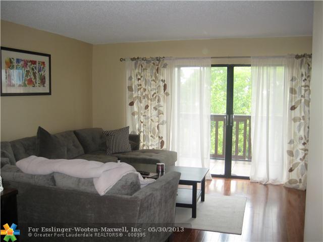 1021 MOCKINGBIRD LN # 402, Plantation, Florida 33324 