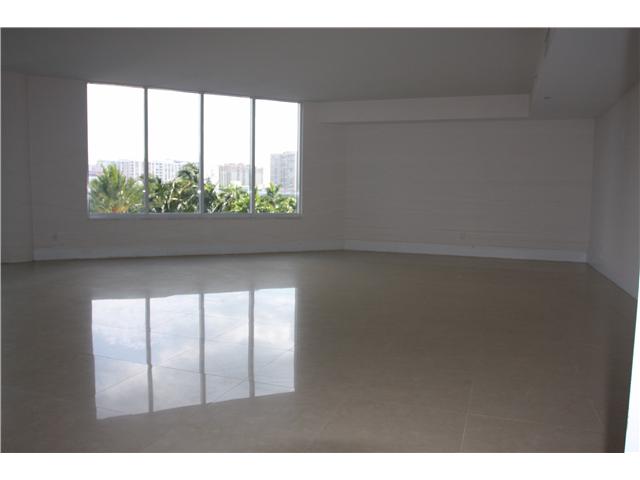 21200 POINT PL # 404, Aventura, Florida 33180 