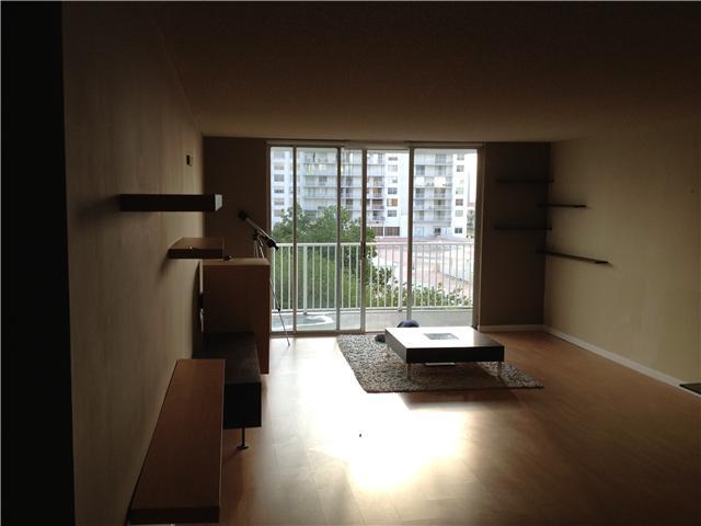 2851 183 ST # 410E, Aventura, Florida 33160 