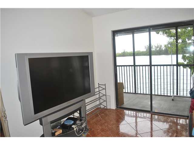 444 NE 206 LN # 203, Miami, Florida 33179 