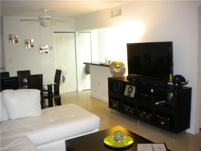 9701 FONTAINEBLEAU BL # C108, Miami, Florida 33172 