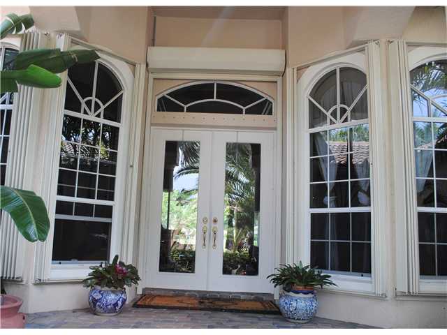 2525 MONTCLAIRE CR, Weston, Florida 33327 