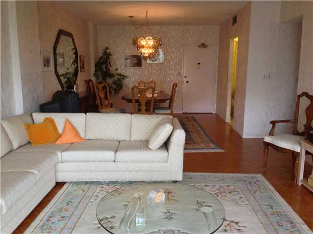 1985 S OCEAN DR # 8J, Hallandale, Florida 33009 