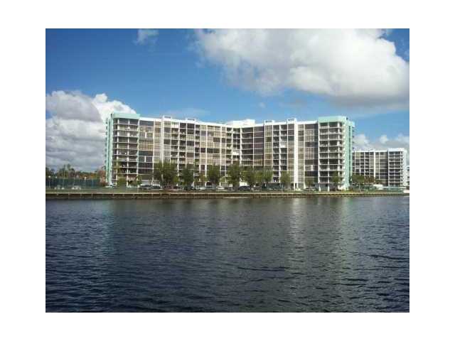 1000 PARKVIEW DR # 1007, Hallandale, Florida 33009 