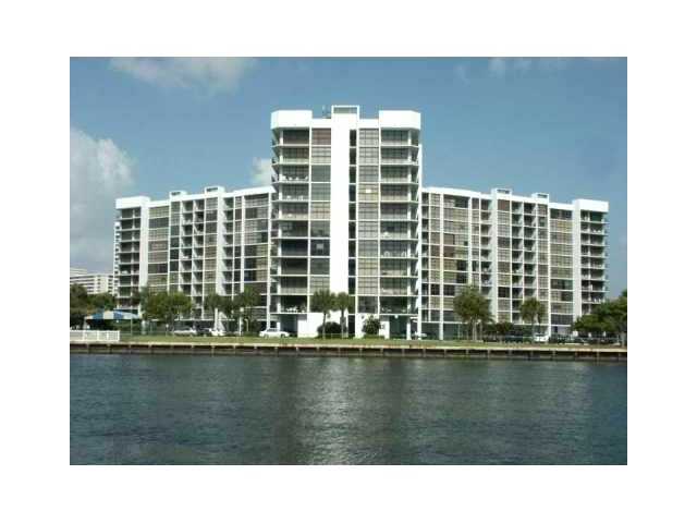 1000 PARKVIEW DR # 402, Hallandale, Florida 33009 
