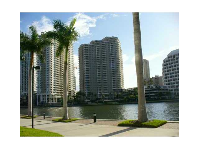 701 BRICKELL KEY BL # 1710, Miami, Florida 33131 