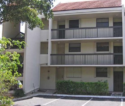 111 Lake Emerald Dr Apt 305, Oakland Park, FL 33309 