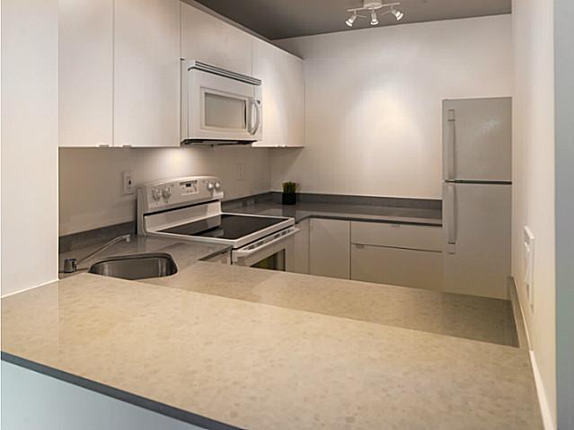 486 NW 165TH STREET RD # B303, Miami, Florida 33169 
