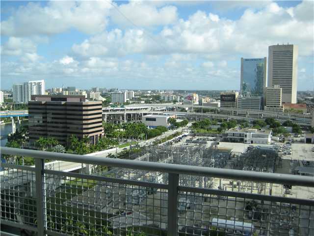 690 SW 1 CT # 1911, Miami, Florida 33130 