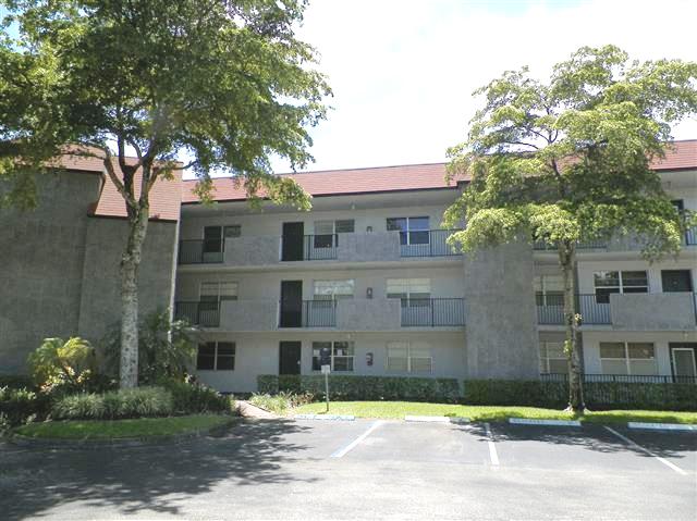 8450 Lagos De Campo Blvd 105, Tamarac, FL 33321 