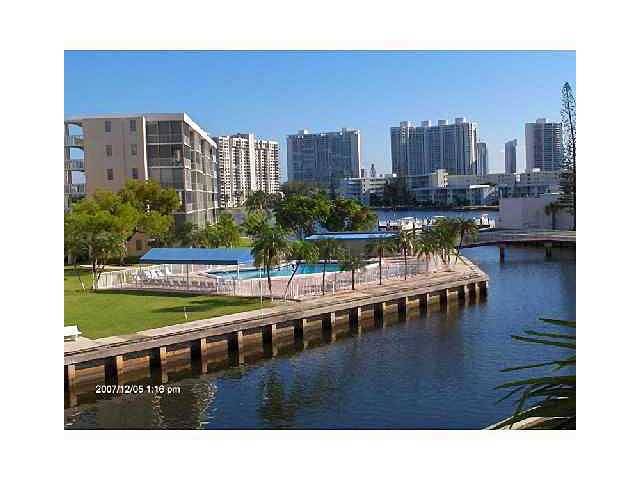 2851 LEONARD DR # J-114, Aventura, Florida 33160 
