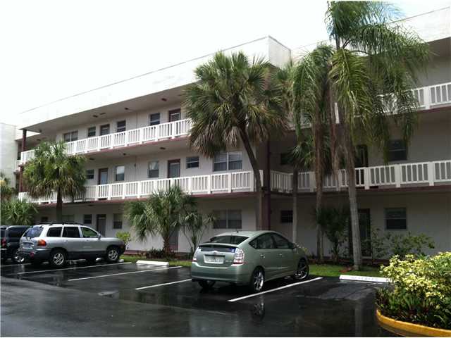 8400 LAGOS DE CAMPO BL # 204, Tamarac, Florida 33321 