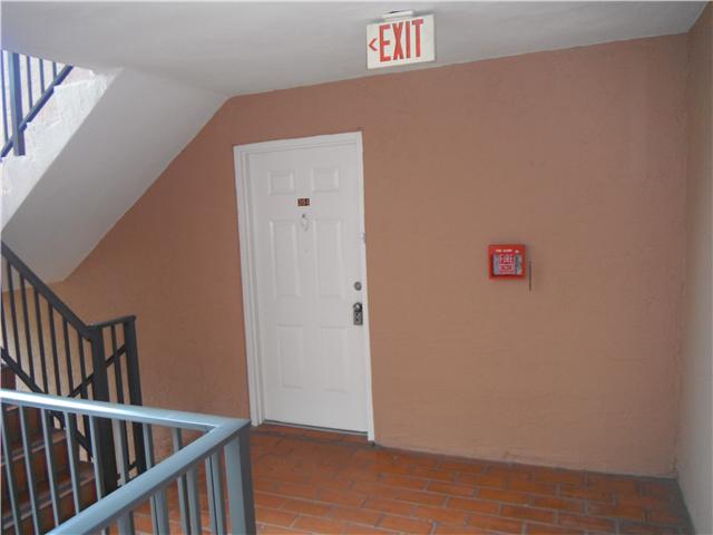 5825 W 25 CT # 304, Hialeah, Florida 33016 