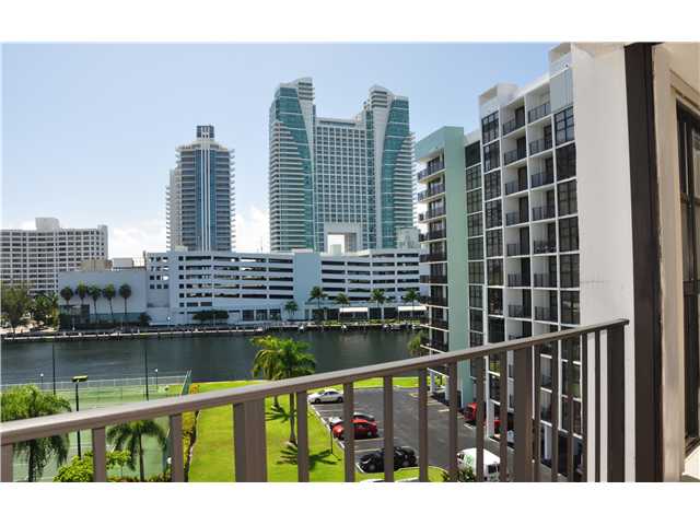 400 LESLIE DR # 606, Hallandale, Florida 33009 