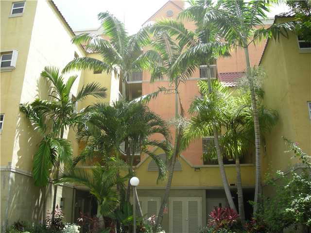 8343 NW LAKE DR # 204, Doral, Florida 33166 