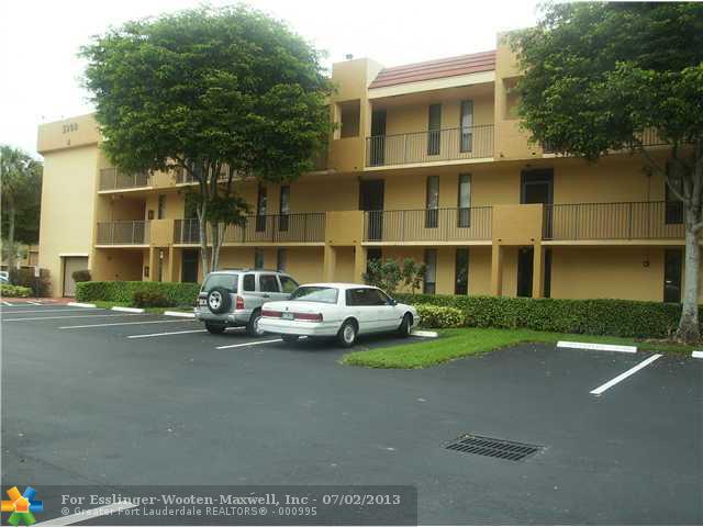 5916 CORAL LAKE DR # 204, Margate, Florida 33063 