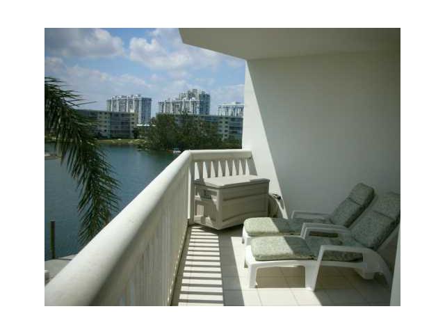 1000 NE ISLAND BL # 311, Aventura, Florida 33160 