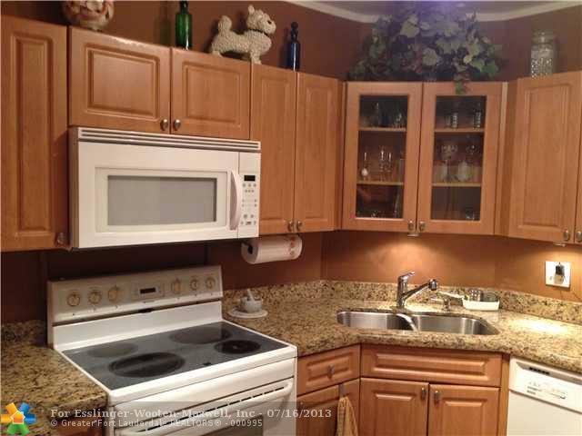 3301 SPANISH MOSS TE # 207, Lauderhill, Florida 33319 