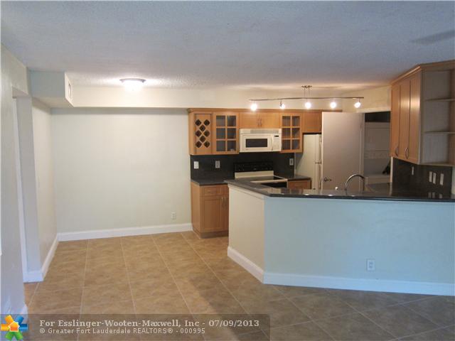 9999 SUMMERBREEZE DR # 816, Sunrise, Florida 33322 
