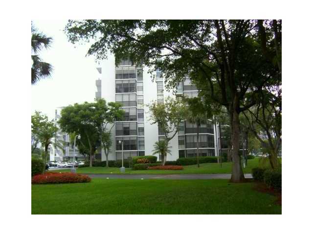 3401 N COUNTRY CLUB DR # 406, Aventura, Florida 33180 