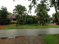 7175 N Oakmont Dr, Hialeah, FL 33015 