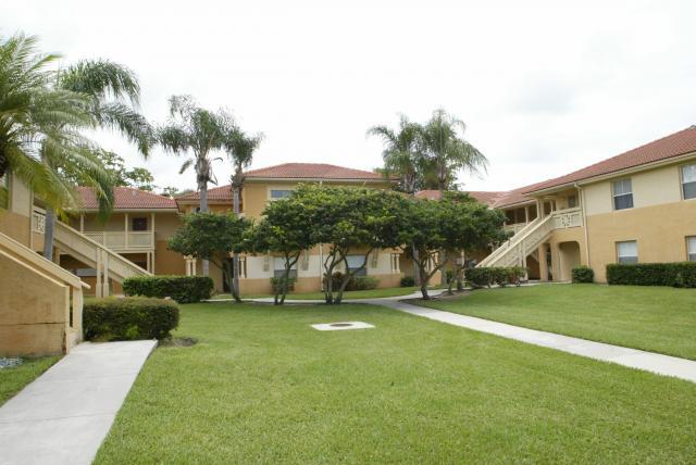 4799 Via Palm Lks # 1, West Palm Beach, FL 33417 