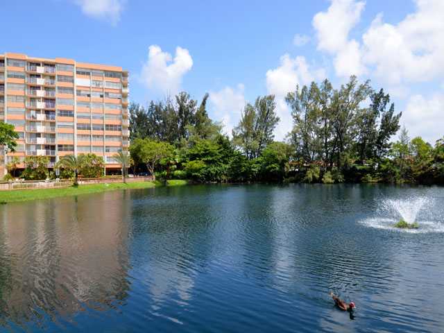 1300 NE MIAMI GARDENS DR # 1007E, Miami, Florida 33179 