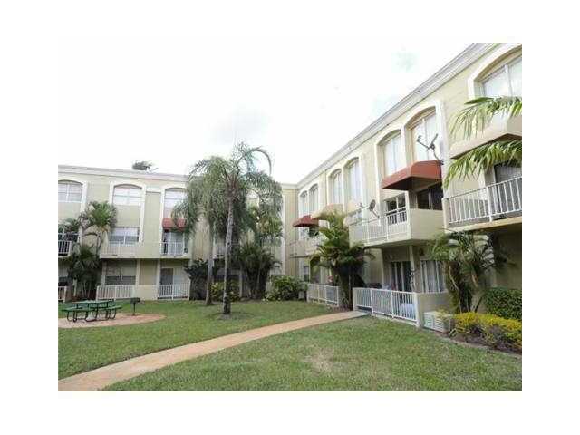 17911 NW 68 AV # O-201, Miami, Florida 33015 