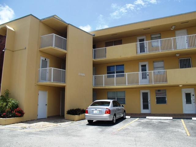1300 Ne 191 St 301, North Miami Beach, FL 33179 