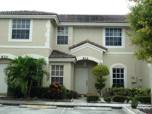 832 Summit Lake Dri, West Palm Beach, FL 33406 