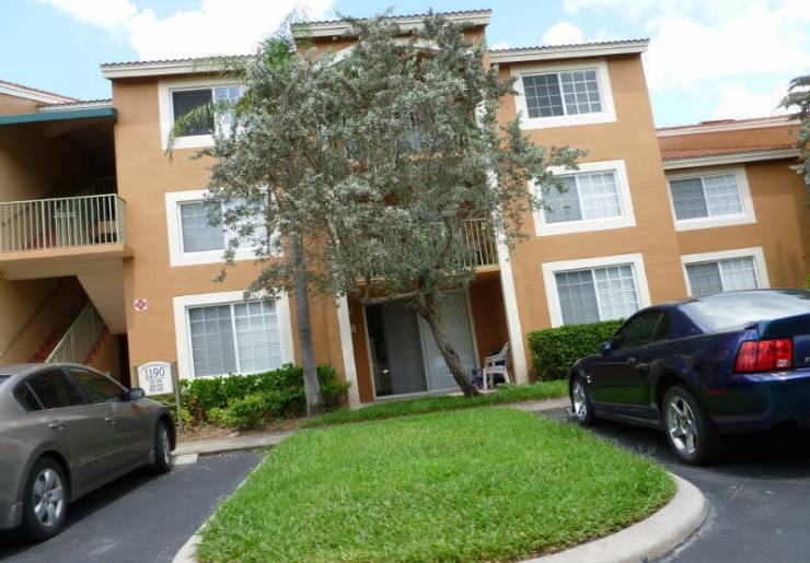 1195 Wildwood Lakes Blvd 6-305, Naples, FL 34104 