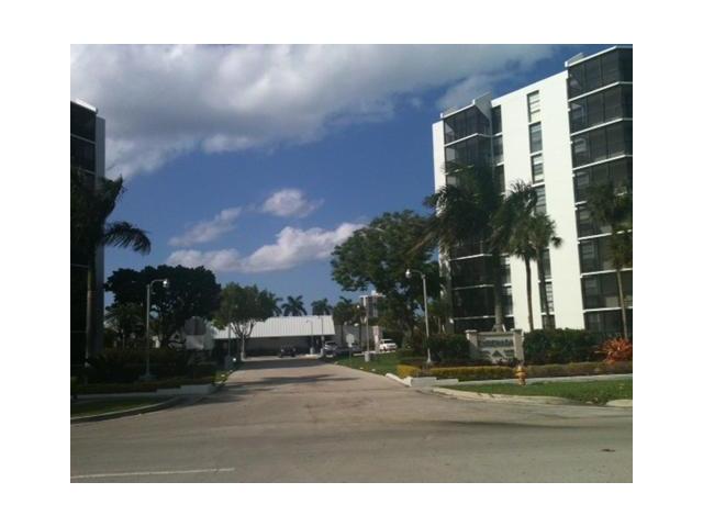 3401 N Country Club Dr # 315, Aventura, Florida 33180 