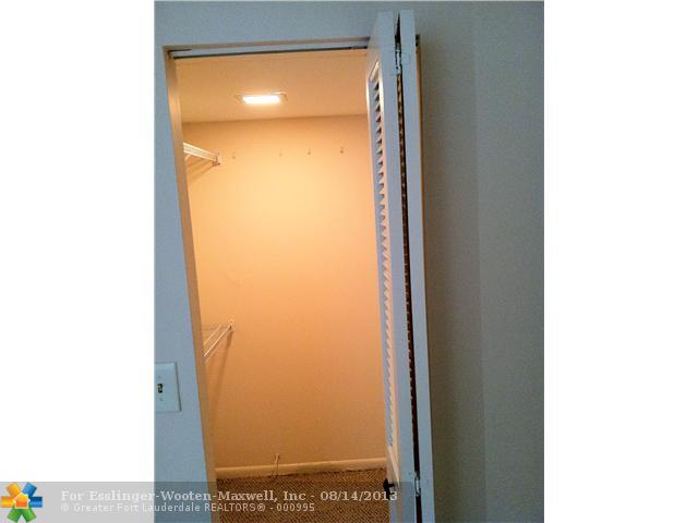 6401 N University Dr # 104, Tamarac, Florida 33321 