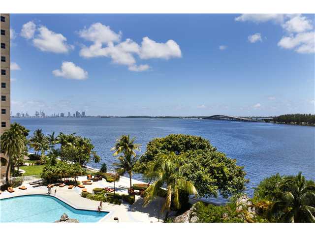 175 SE 25 RD # D6, Miami, Florida 33129 